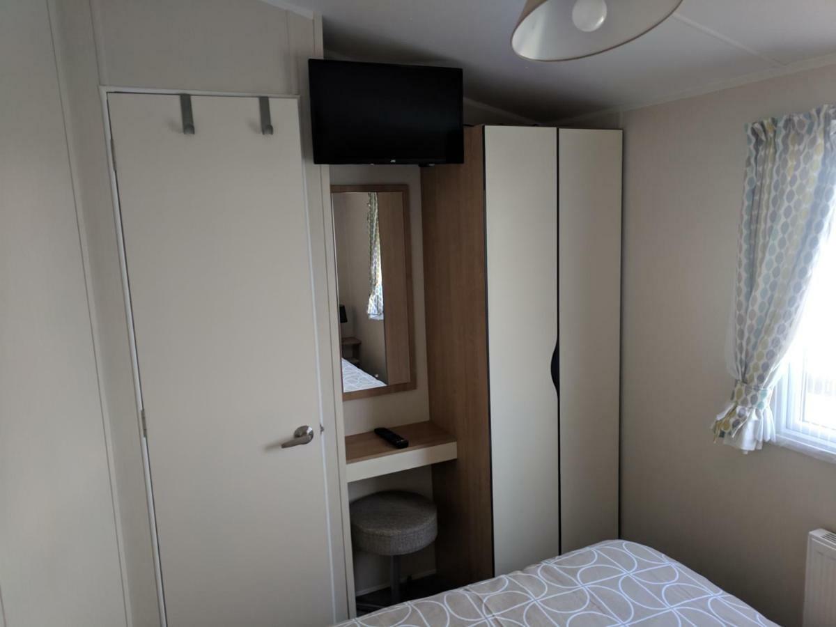 P&D'S Pearl Caravan At Tattershall Lakes Country Park Hotel Exterior photo