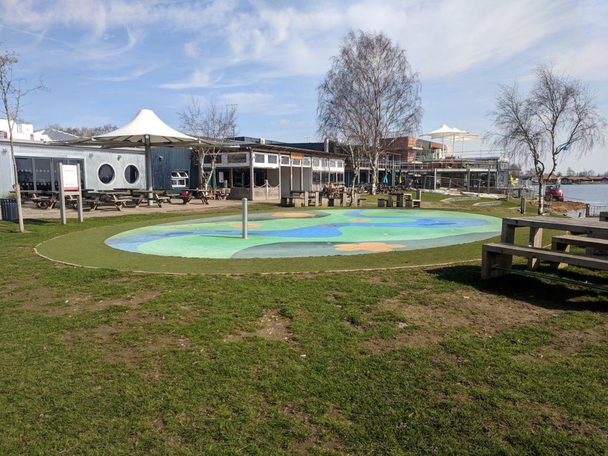 P&D'S Pearl Caravan At Tattershall Lakes Country Park Hotel Exterior photo